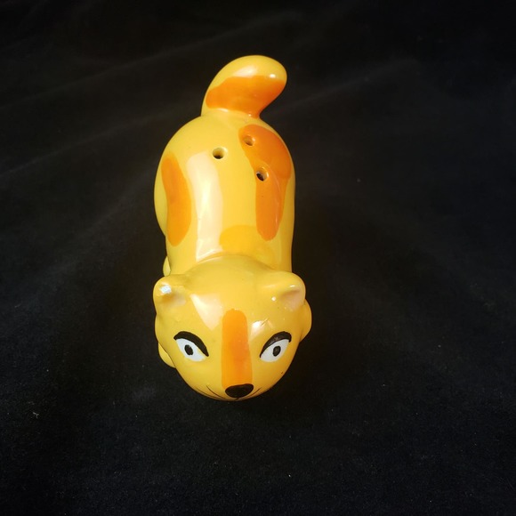 Figural Cat Salt and Pepper Shakers Gray Cat Yellow Striped Cat - Picture 5 of 10
